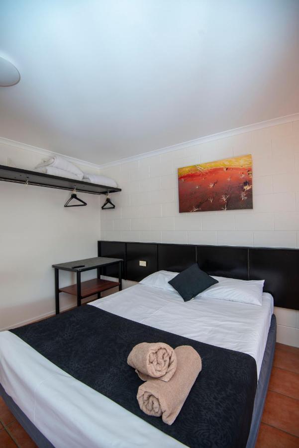 Longreach Most Central Motel Екстер'єр фото