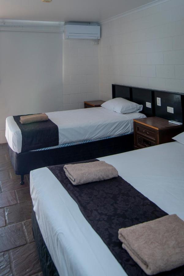 Longreach Most Central Motel Екстер'єр фото