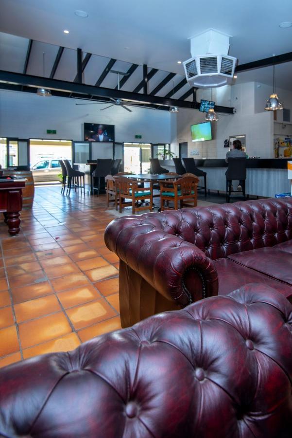 Longreach Most Central Motel Екстер'єр фото