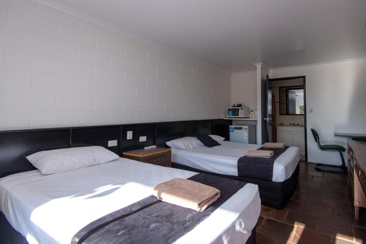 Longreach Most Central Motel Екстер'єр фото