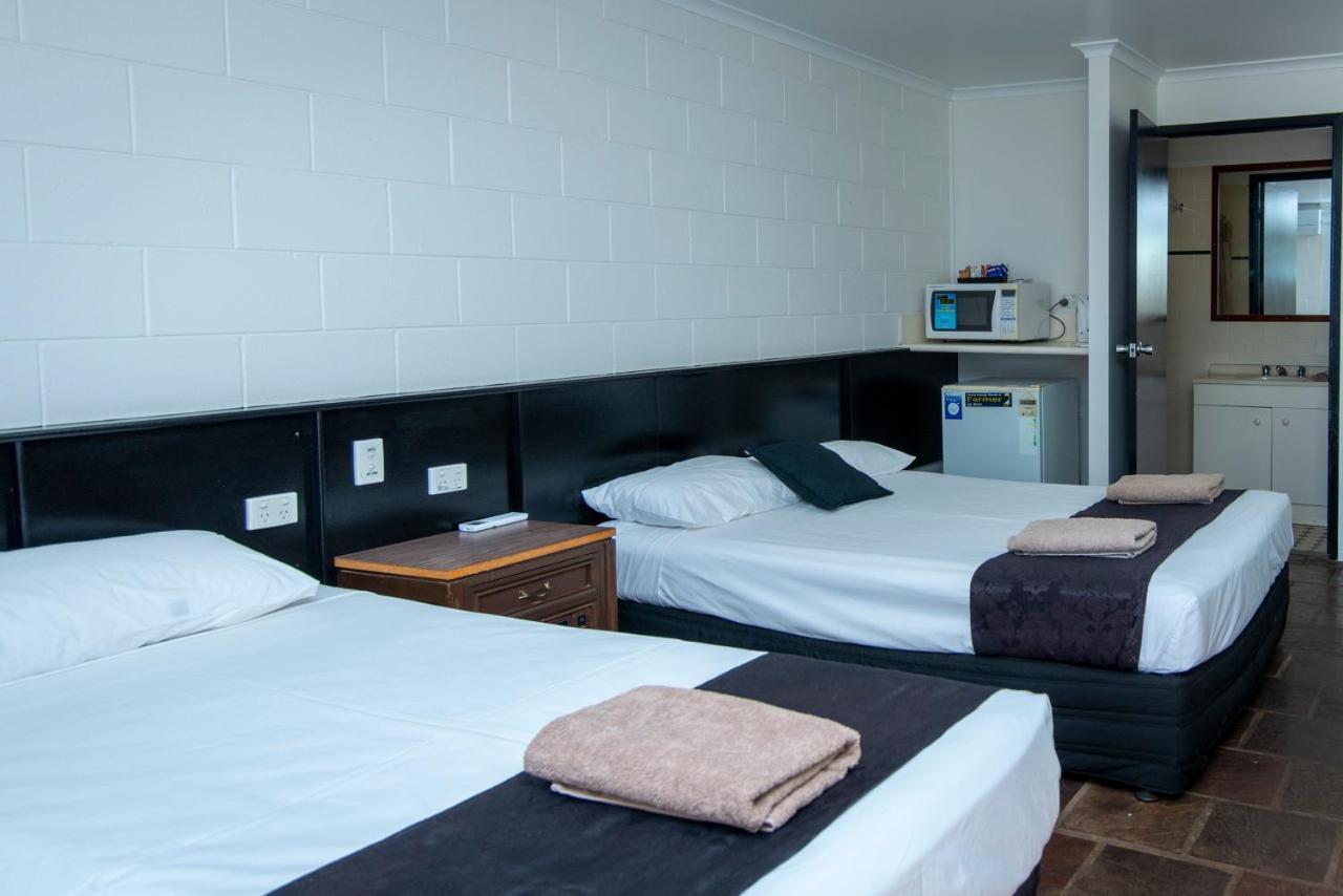 Longreach Most Central Motel Екстер'єр фото
