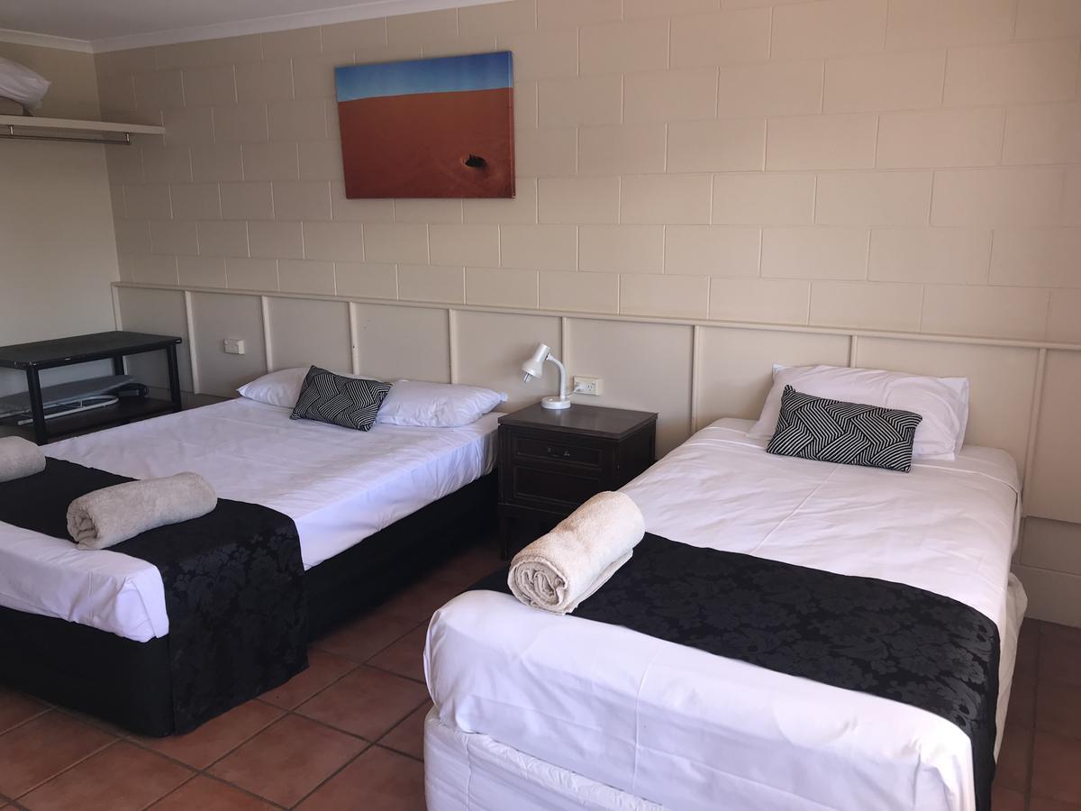 Longreach Most Central Motel Екстер'єр фото