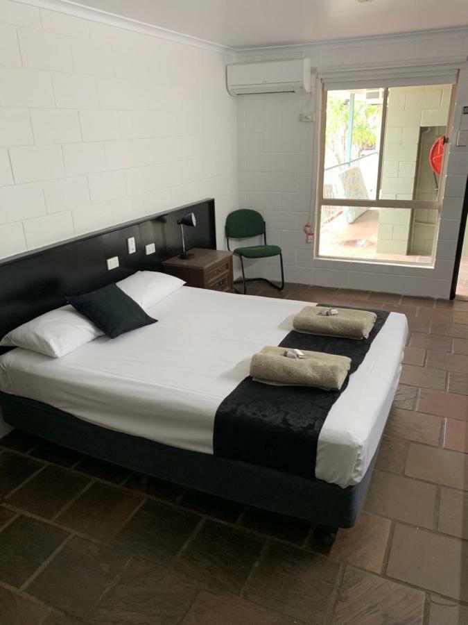Longreach Most Central Motel Екстер'єр фото