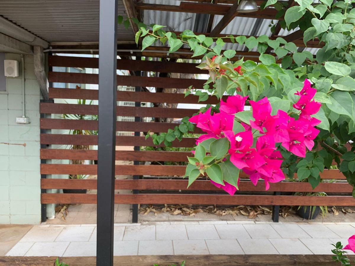 Longreach Most Central Motel Екстер'єр фото